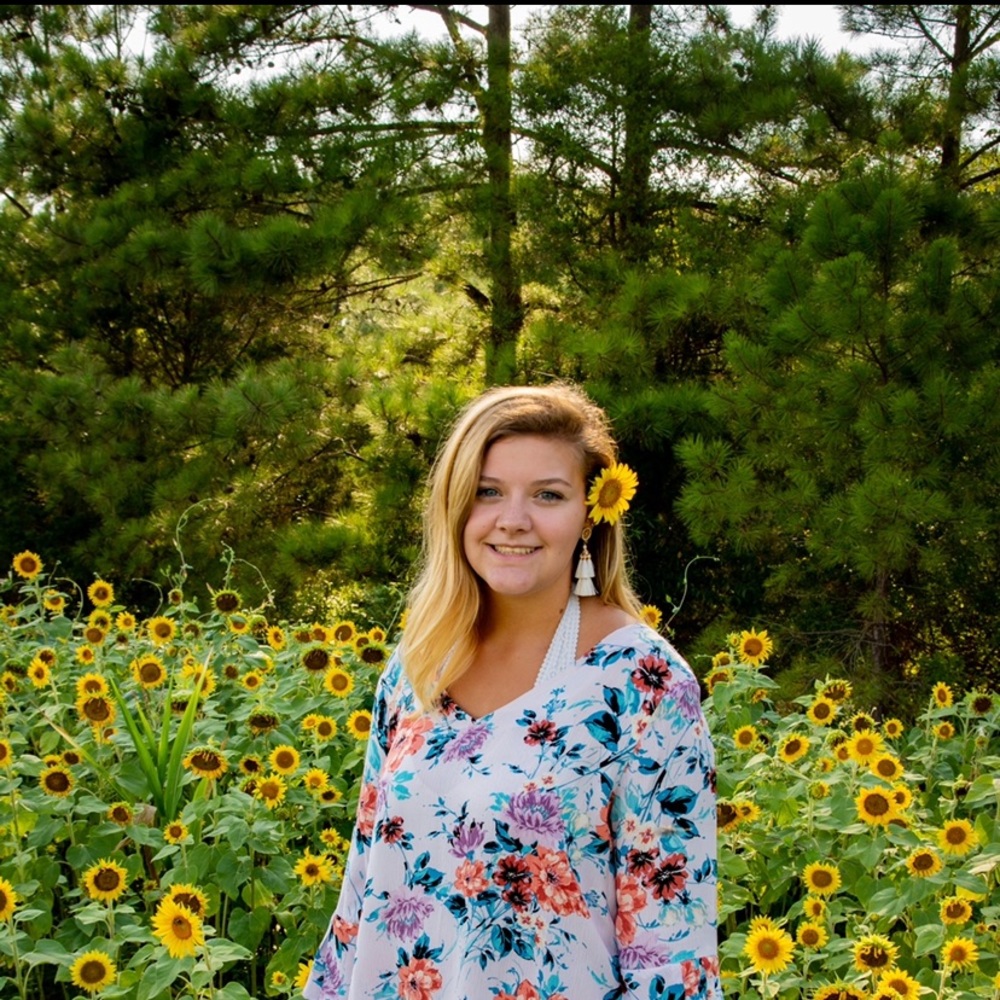 Meet your Posher, Elysa